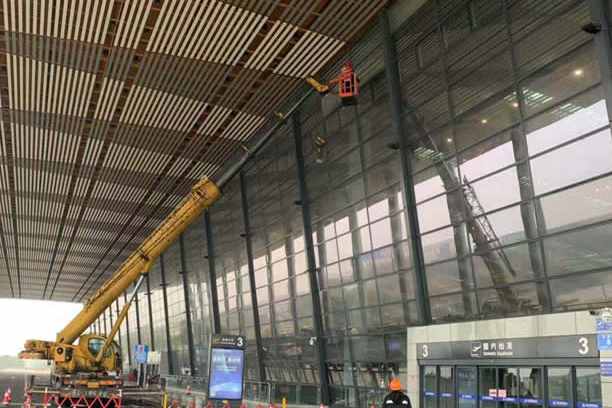 江汉玻璃幕墙维护和保养